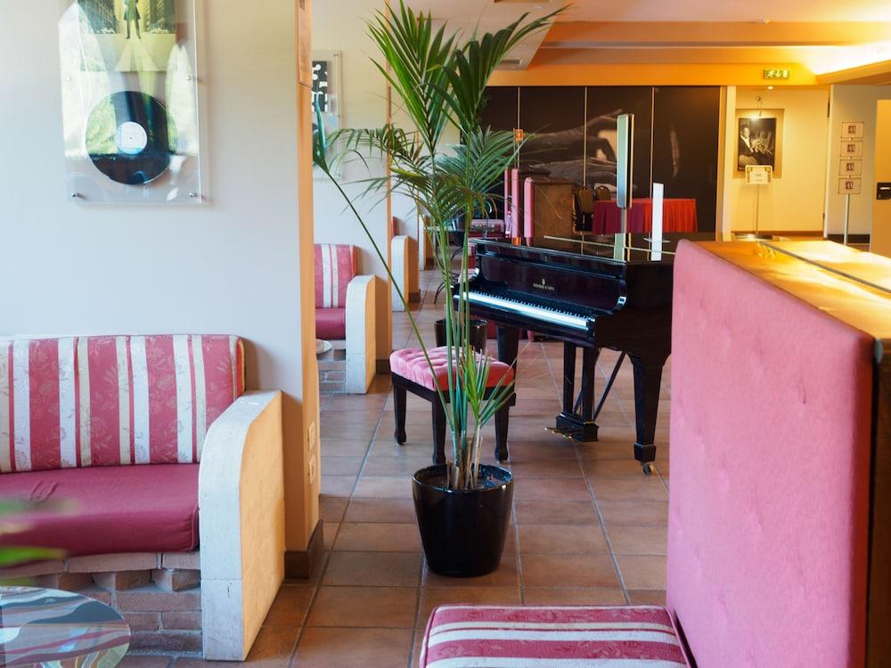 Hotel Gio Wine E Jazz Area Перуджа Экстерьер фото