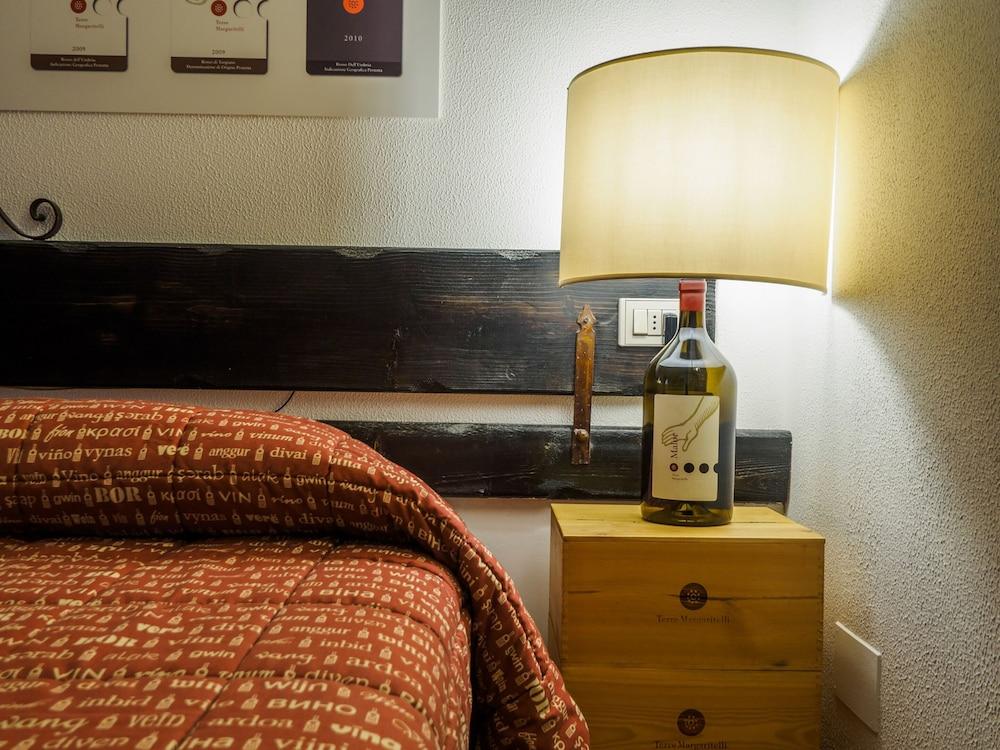 Hotel Gio Wine E Jazz Area Перуджа Экстерьер фото
